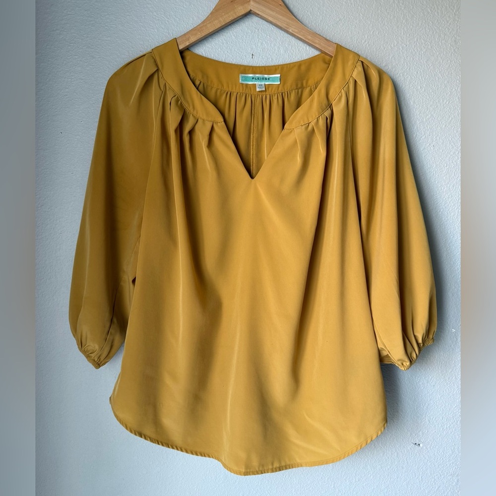 Pleione Mustard Yellow V Neck Quarter Sleeve Blouse Womens Size XS - Picture 1 of 4